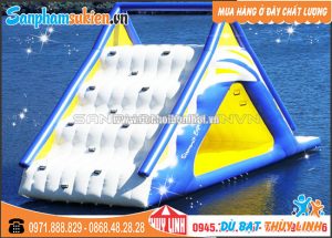 Tháp Phao Có Cầu Trượt No1 2 tháp phao bơm hơi dưới nước