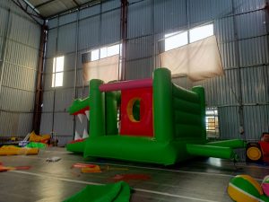 thành sau nhà hơi mini cá sấu