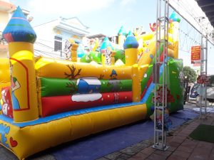 Nhà Phao Bơm Hơi Công Chúa Elsa 4.2m x 8m 7