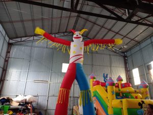 rối hơi quảng cáo 2 chân