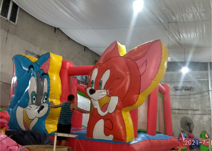 nhà hơi tom và jerry