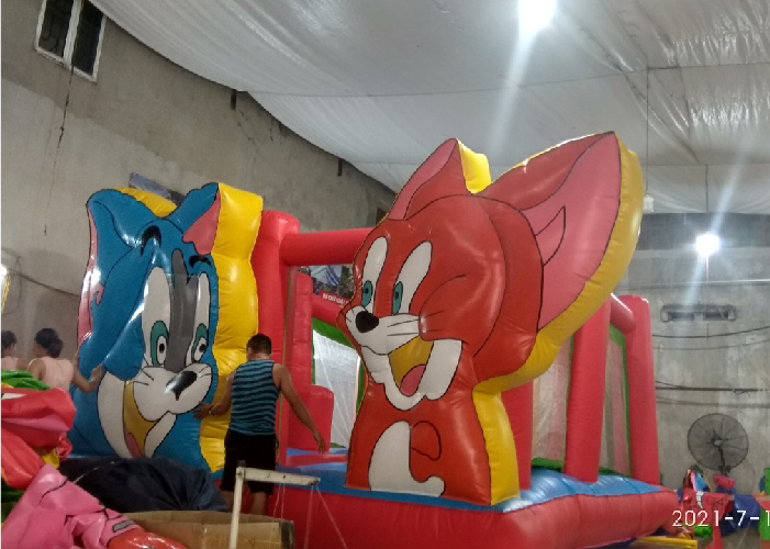 nhà hơi tom và jerry