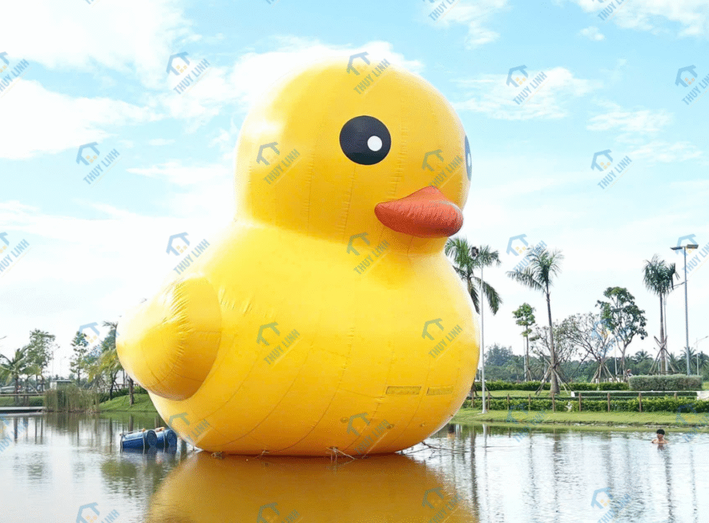 Linh vật bơm hơi chú vịt vàng