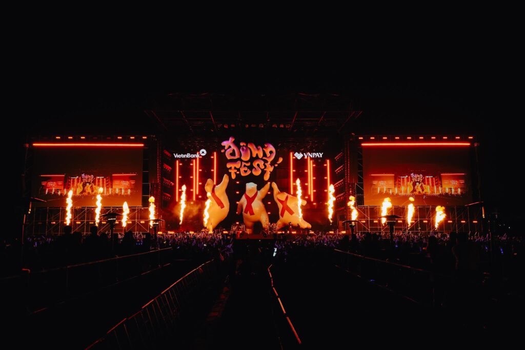 Mô hình bơm hơi gấu khổng lồ