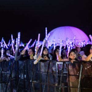 Lều Mái Vòm Tuyết Bơm Hơi Đổi Màu Số 1 Thị Trường 12