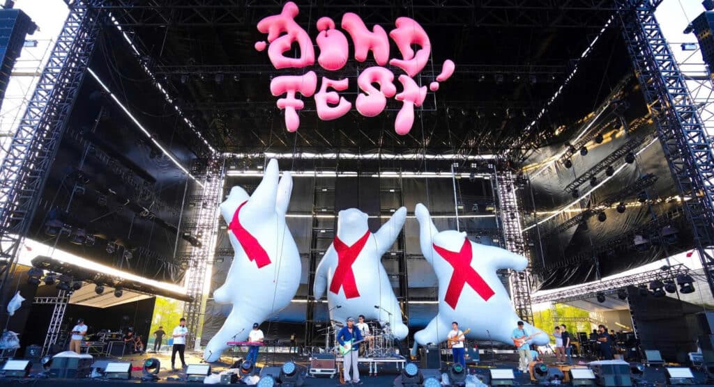 Mô Hình Bơm Hơi Gấu Khổng Lồ Tại Đông Fest 2025 18