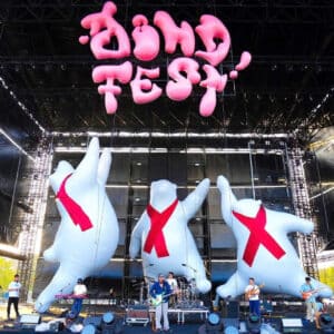 Mô Hình Bơm Hơi Gấu Khổng Lồ Tại Đông Fest 2025 14