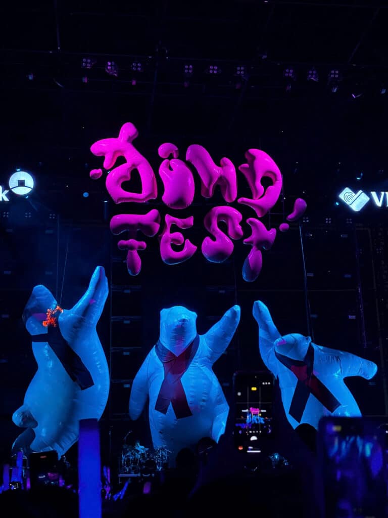 Mô Hình Bơm Hơi Gấu Khổng Lồ Tại Đông Fest 2025 16