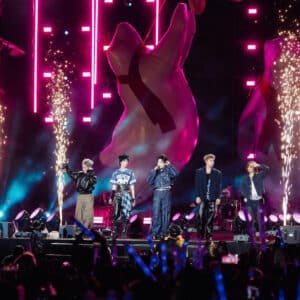 Mô Hình Bơm Hơi Gấu Khổng Lồ Tại Đông Fest 2025 11