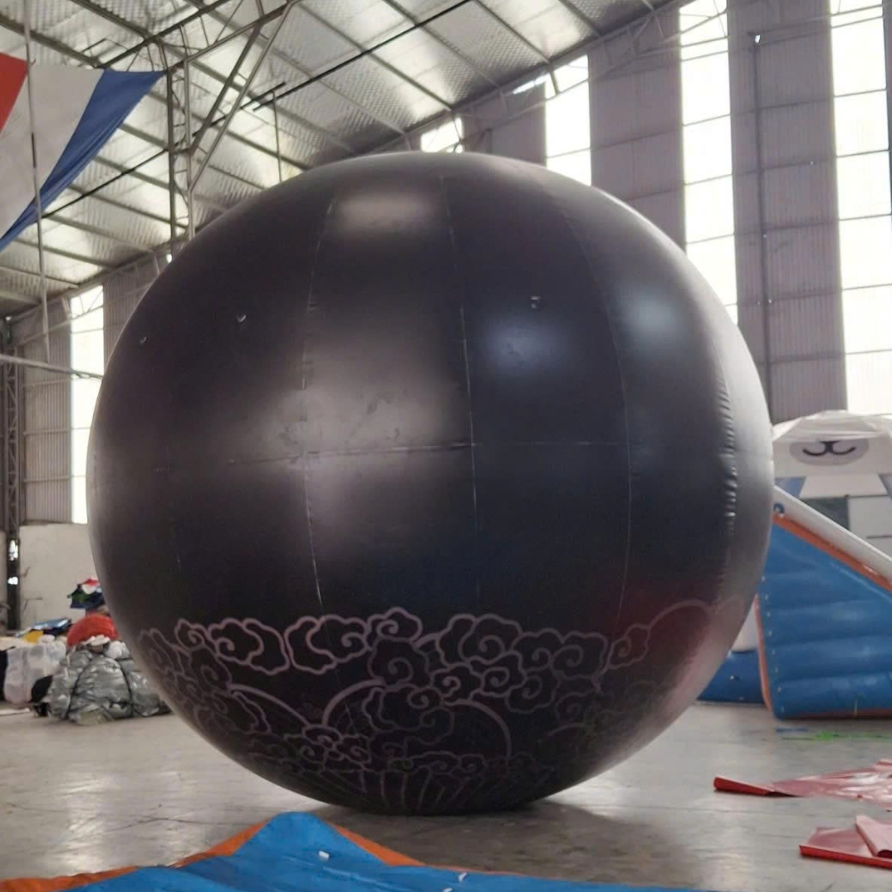 Quả Cầu Khổng Lồ Trong MV “Lá Ngọc Cành Vàng” Tại Xưởng Thùy Linh Quả Cầu Khổng Lồ Trong MV “Lá Ngọc Cành Vàng” Tại Xưởng Sản Xuất
